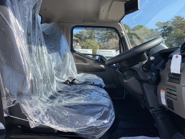 MITSUBISHI CANTER 2026 Image 31