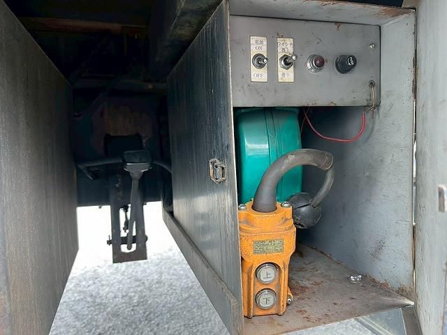 MITSUBISHI FUSOU FIGHTER 2003 Image 31