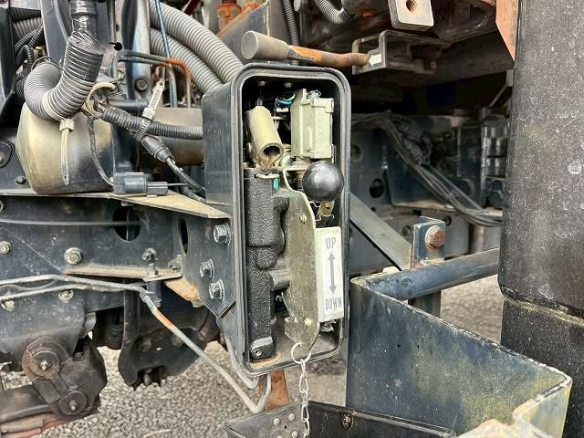 MITSUBISHI FUSOU FIGHTER 2003 Image 31