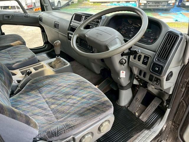 MITSUBISHI FUSOU FIGHTER 2003 Image 31