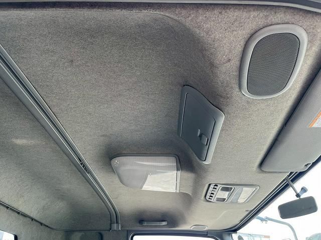 MITSUBISHI FUSOU FIGHTER 2003 Image 31