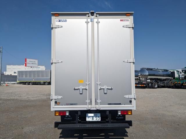 MITSUBISHI CANTER 2024 Image 31