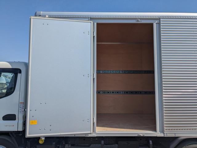 MITSUBISHI CANTER 2024 Image 31