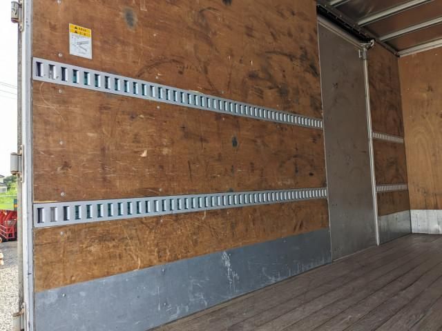 MITSUBISHI CANTER 2018 Image 31