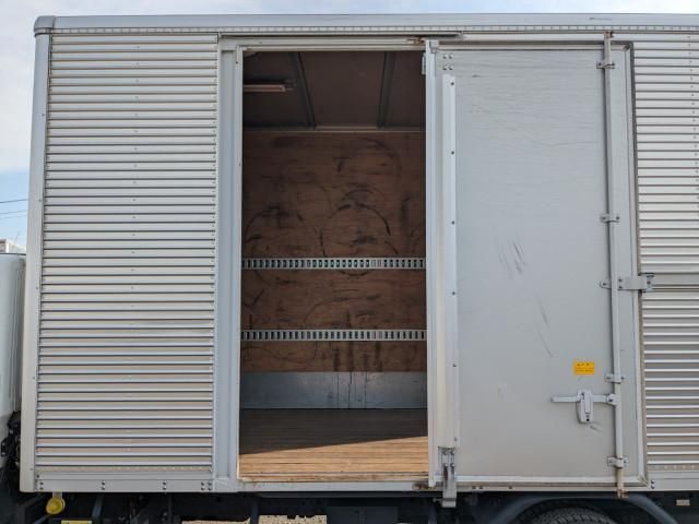 MITSUBISHI CANTER 2018 Image 31