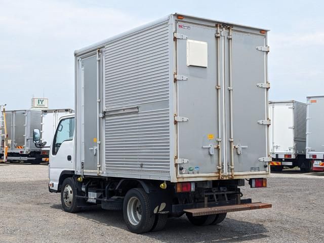 ISUZU ELF 2018 Image 31