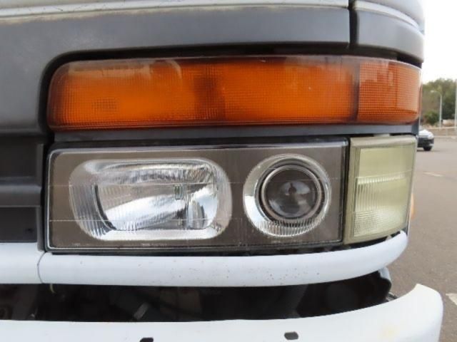 MITSUBISHI FUSOU FIGHTER 1996 Image 31