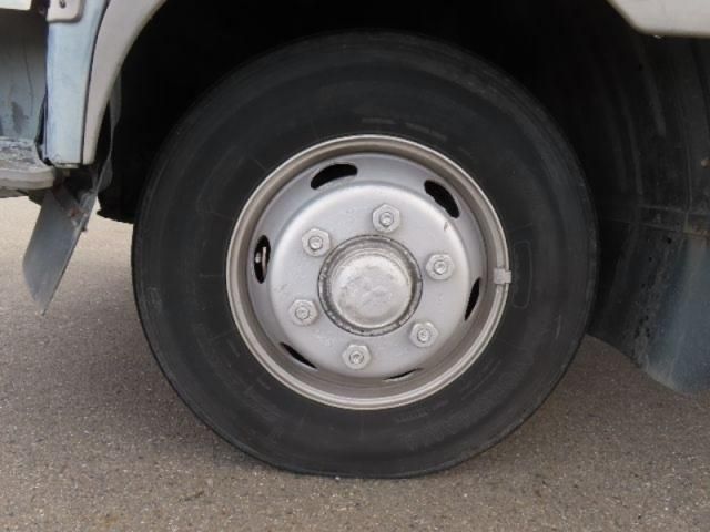 MITSUBISHI FUSOU FIGHTER 1996 Image 31