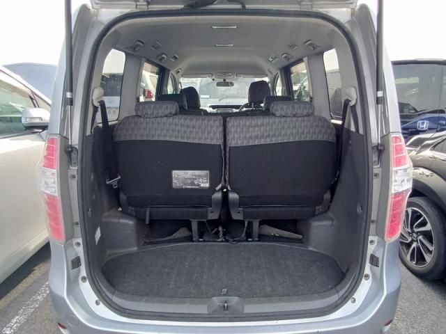 TOYOTA NOAH 2008 Image 31