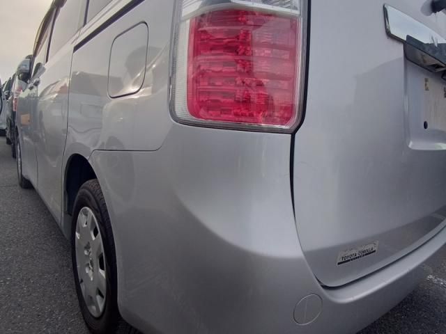 TOYOTA NOAH 2008 Image 31