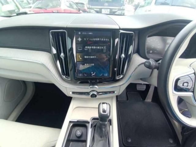 VOLVO XC60 2019 Image 31