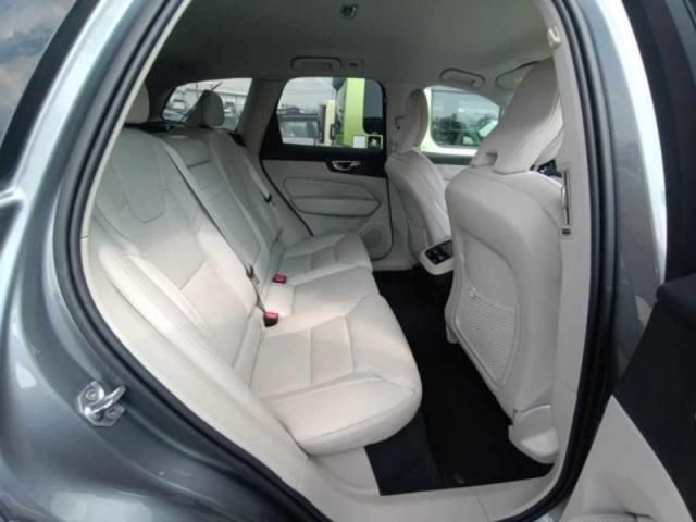 VOLVO XC60 2019 Image 31