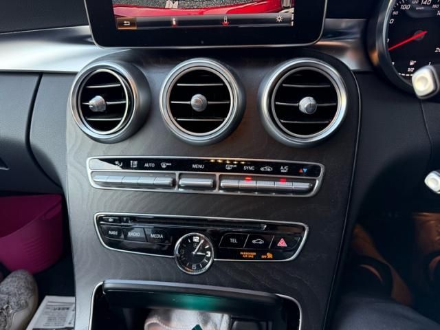MERCEDES BENZ C CLAS 2015 Image 31