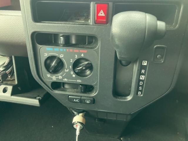 TOYOTA TANK 2017 Image 31