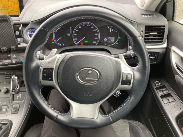 TOYOTA LEXUS CT200H 2011 Image 31