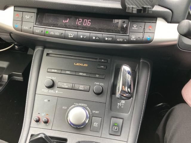 TOYOTA LEXUS CT200H 2011 Image 31