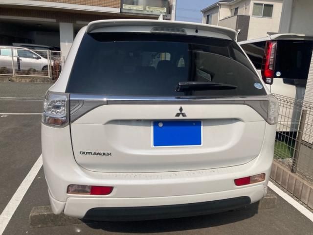 MITSUBISHI OUTLANDER PHEV 2014 Image 31