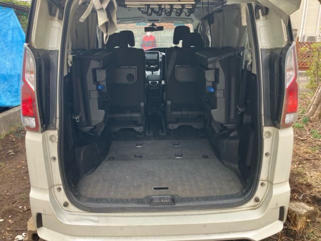 NISSAN SERENA  S-HYBRID 4WD 2017 Image 31