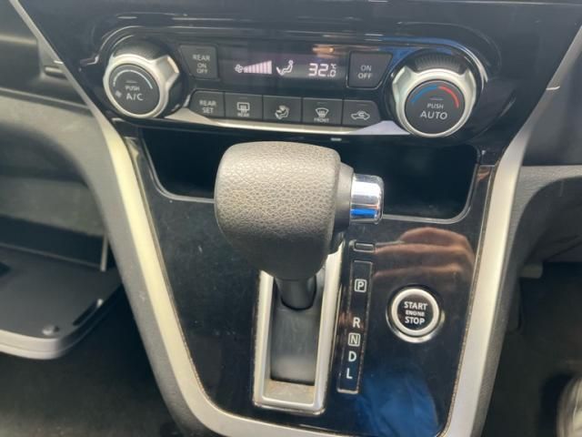 NISSAN SERENA  S-HYBRID 4WD 2017 Image 31