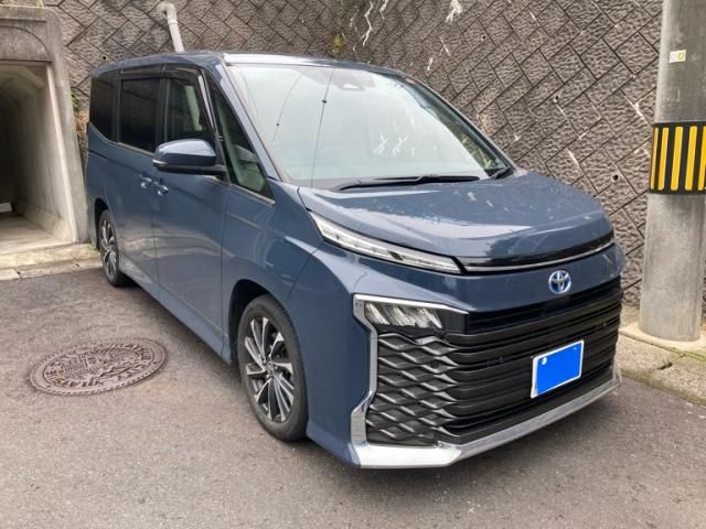 TOYOTA VOXY HYBRID 2022 Image 31