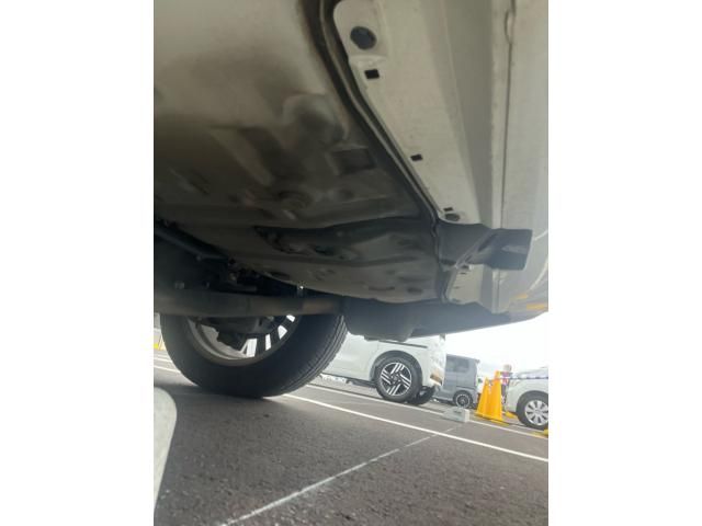 TOYOTA HARRIER HYBRID 2016 Image 31