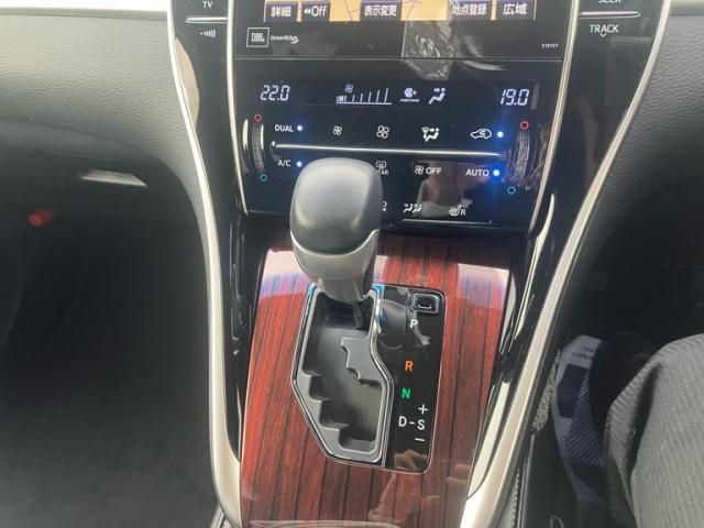 TOYOTA HARRIER HYBRID 2016 Image 31