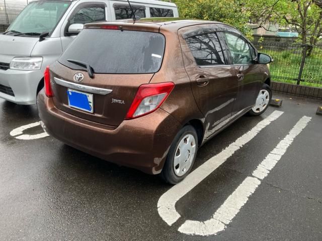 TOYOTA VITZ 2011 Image 31