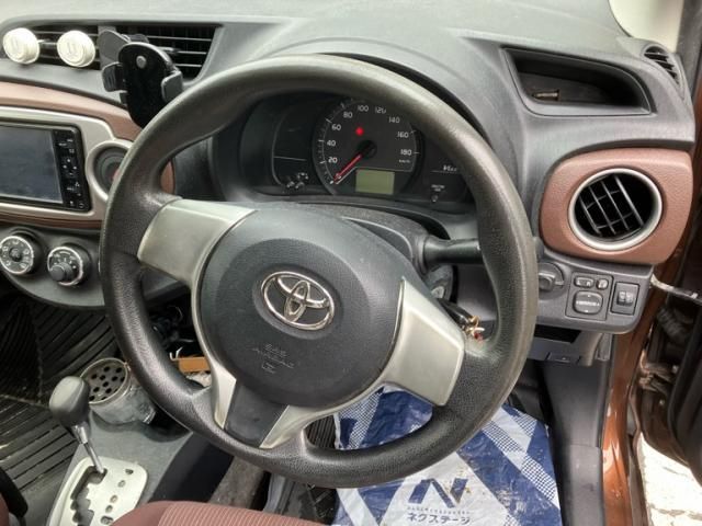 TOYOTA VITZ 2011 Image 31