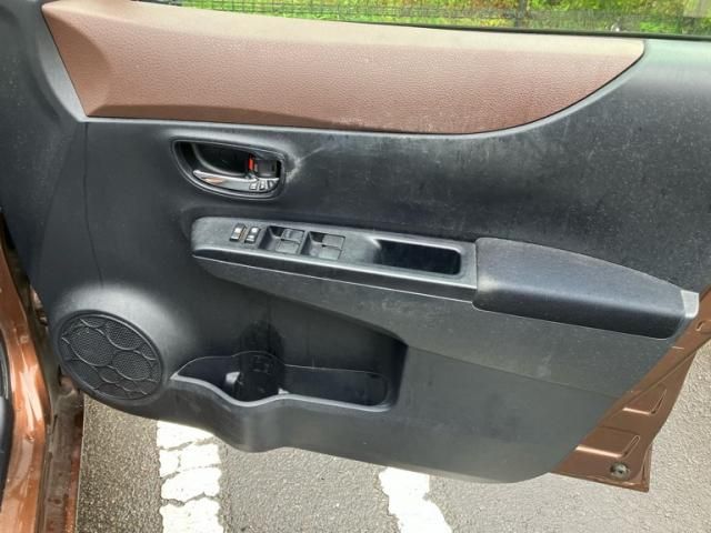 TOYOTA VITZ 2011 Image 31