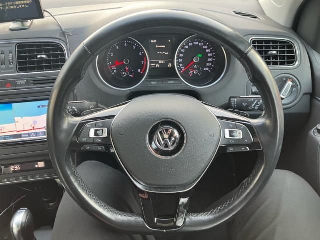 VOLKSWAGEN POLO 2016 Image 31