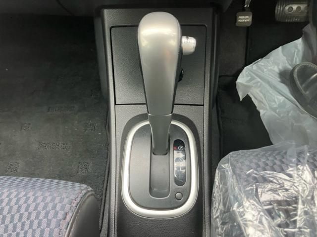 NISSAN TIIDA 2012 Image 31