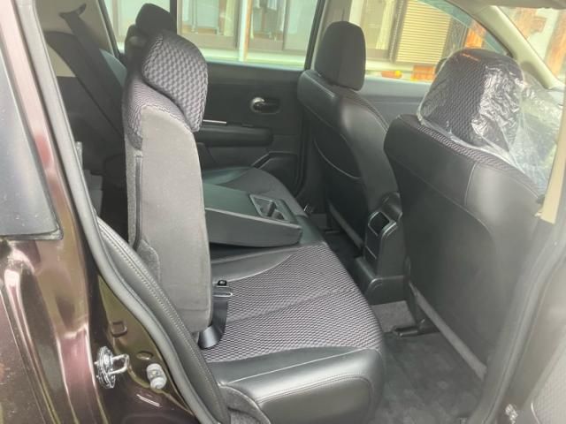 NISSAN TIIDA 2012 Image 31