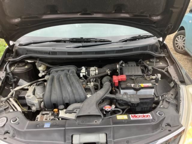 NISSAN TIIDA 2012 Image 31