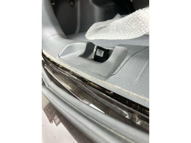 NISSAN TIIDA 2012 Image 31