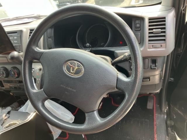 TOYOTA HIACE VAN 2WD 2009 Image 31