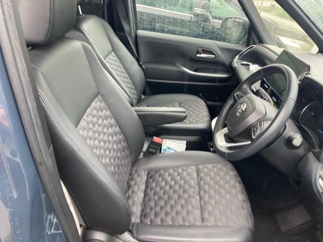 TOYOTA VOXY 2022 Image 31