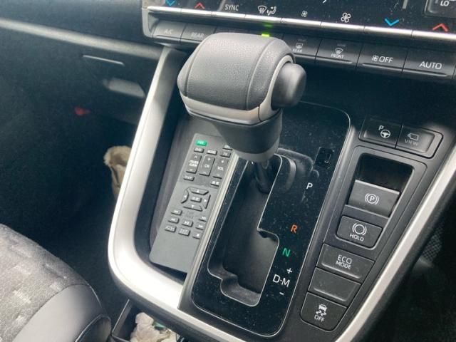 TOYOTA VOXY 2022 Image 31