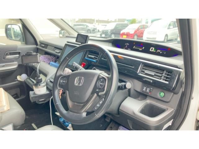 HONDA STEPWAGON SPADA 2015 Image 31