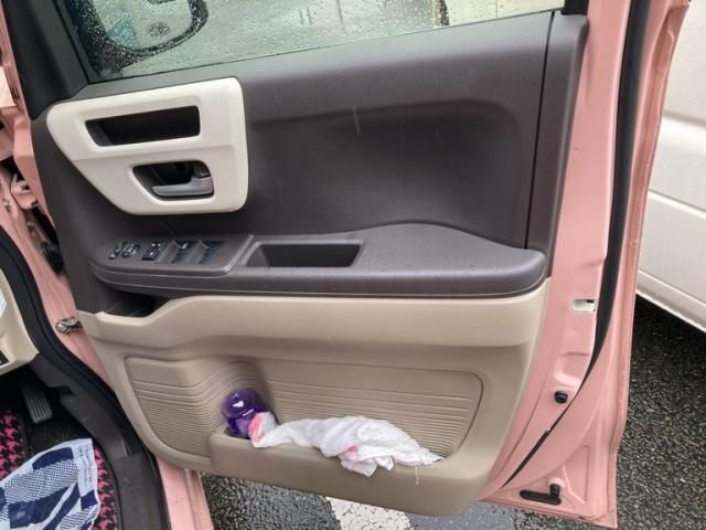 HONDA N BOX 2018 Image 31