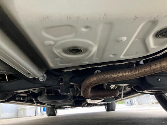 TOYOTA ALPHARD HYBRID 4WD 2018 Image 31