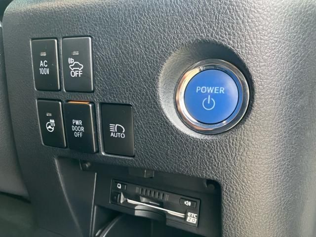 TOYOTA ALPHARD HYBRID 4WD 2018 Image 31