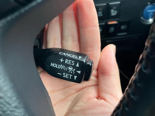 TOYOTA ALPHARD HYBRID 4WD 2018 Image 31