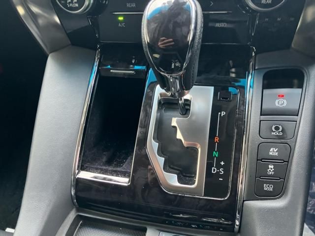 TOYOTA ALPHARD HYBRID 4WD 2018 Image 31