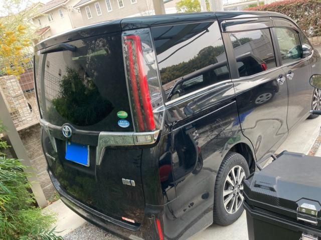 TOYOTA ESQUIRE HYBRID 2018 Image 31