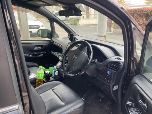 TOYOTA ESQUIRE HYBRID 2018 Image 31