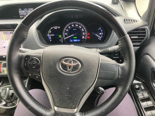 TOYOTA ESQUIRE HYBRID 2018 Image 31