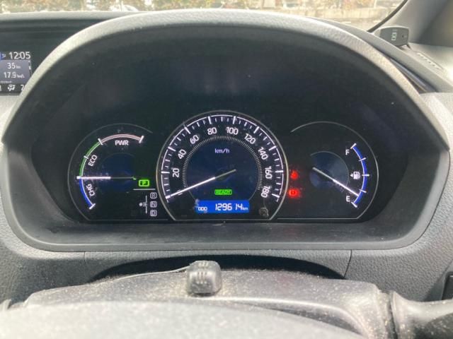 TOYOTA ESQUIRE HYBRID 2018 Image 31