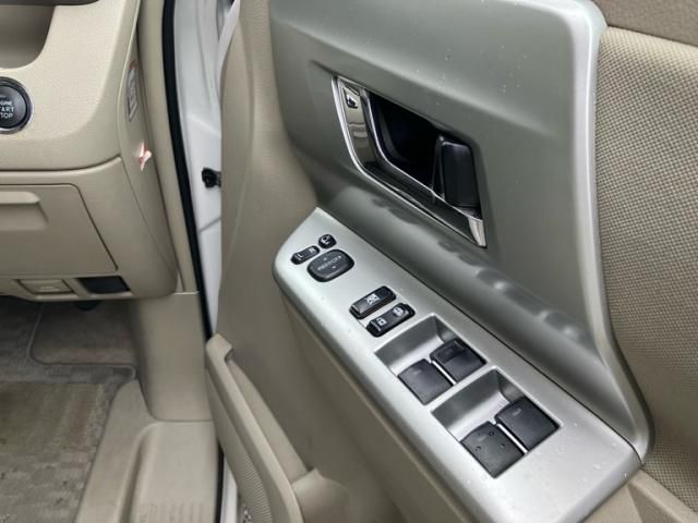 TOYOTA NOAH 2012 Image 31