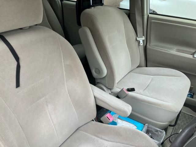 TOYOTA NOAH 2012 Image 31