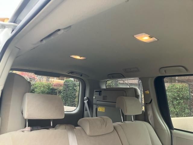 TOYOTA NOAH 2012 Image 31